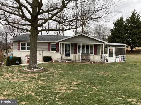 323 Terrace Dr, Fayetteville, PA 17222