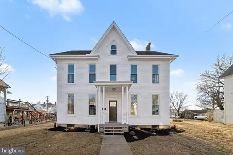 35 N Franklin St, Waynesboro, PA 17268