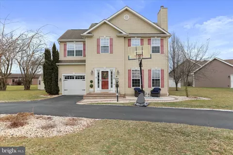 5898 Gabrielle Ln, Chambersburg, PA 17202