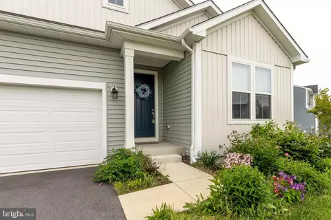 2098 Mandarin Dr, Chambersburg, PA 17202