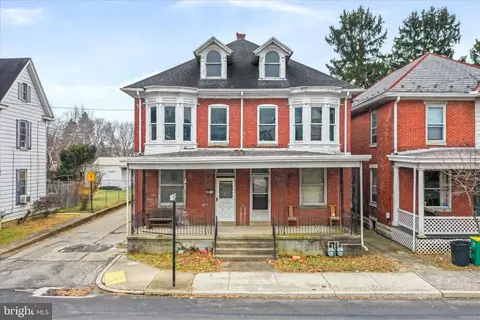 542 E Queen St, Chambersburg, PA 17201
