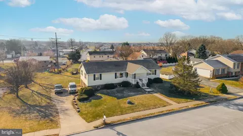 408 Carolle St, Greencastle, PA 17225