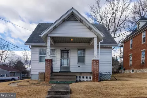 18 Tritle Ave, Waynesboro, PA 17268