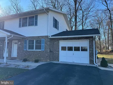 6230 Greenbriar Ter, Fayetteville, PA 17222
