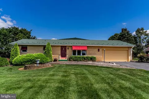 25 Lippizan Drive Dr, Shippensburg, PA 17257