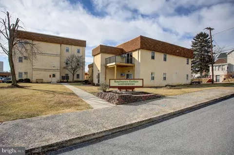290 W 2nd St #19, Waynesboro, PA 17268