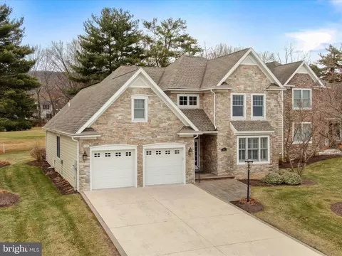 6881 Old Course Rd, Fayetteville, PA 17222