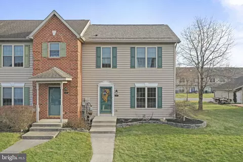 1976 Ashley Dr, Chambersburg, PA 17201