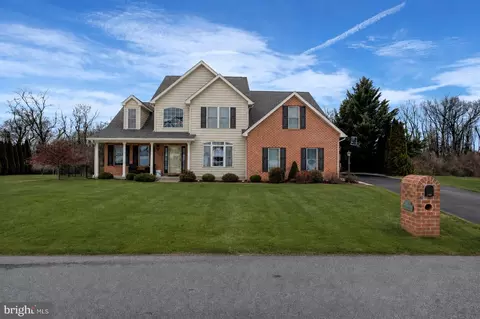 108 N Blackberry Ln, Fayetteville, PA 17222