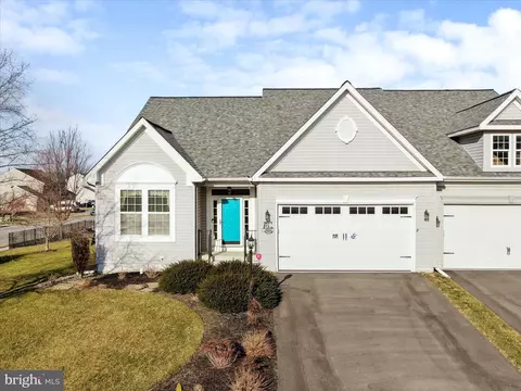 3042 Sundown Dr #60, Chambersburg, PA 17202