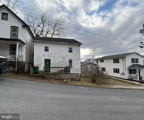 218 E North St, Waynesboro, PA 17268