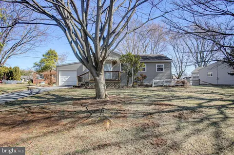 123 Lincoln Dr, Fayetteville, PA 17222
