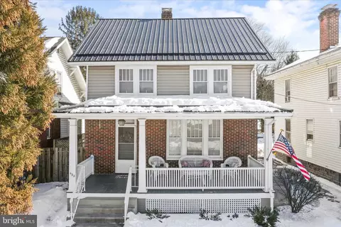 423 S Potomac St, Waynesboro, PA 17268
