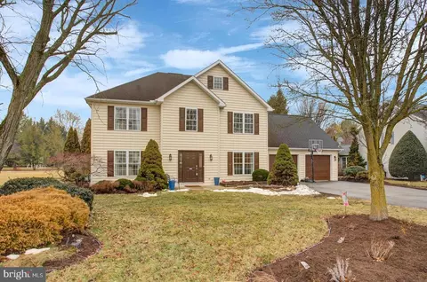 463 Century Dr, Greencastle, PA 17225
