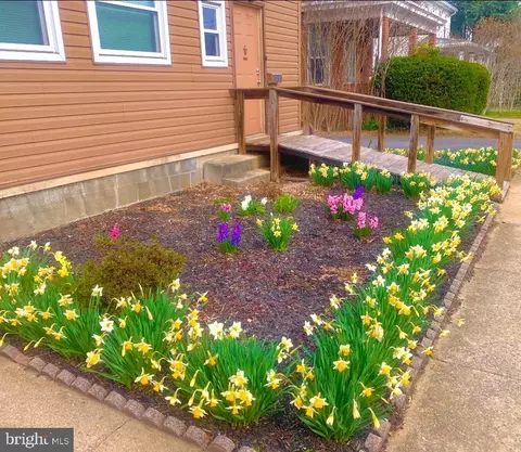 337 S 6th St, Chambersburg, PA 17201