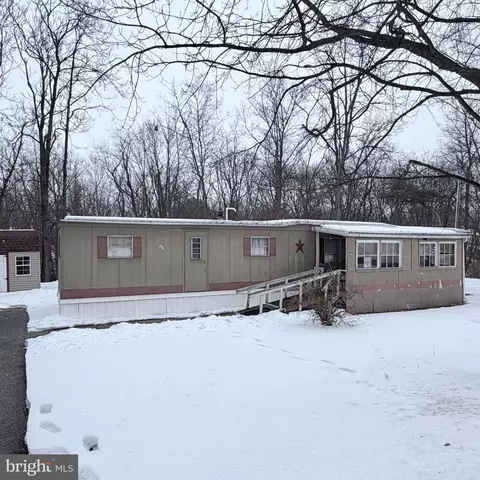 1437 Pleasant View Dr, Chambersburg, PA 17202