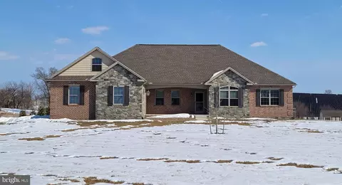 7654 Windmill Rd, Greencastle, PA 17225