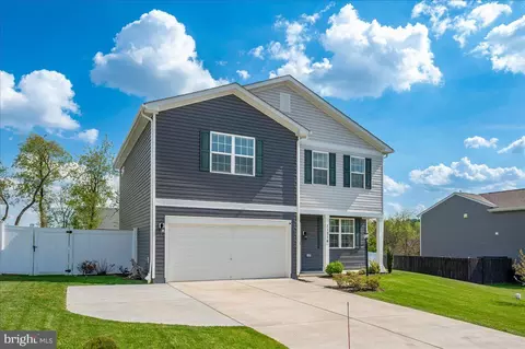 11216 Cross Fields Dr, Waynesboro, PA 17268