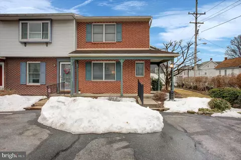 243 Ringgold St, Waynesboro, PA 17268