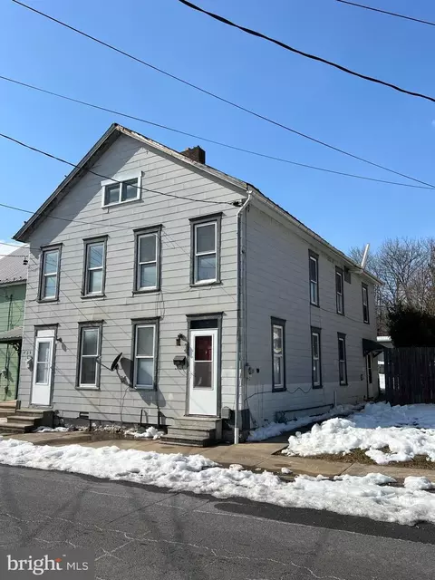 325 And 327 Hood St, Chambersburg, PA 17201
