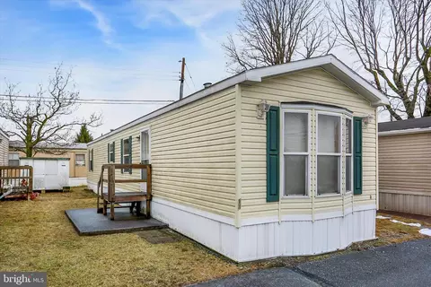 5400 E Lincoln Way #14, Fayetteville, PA 17222