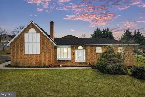 47 Emerald Dr, Chambersburg, PA 17202