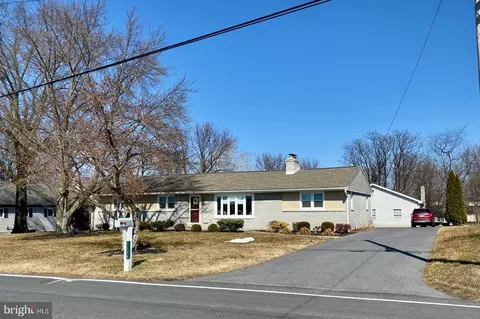 1174 Sollenberger Rd, Chambersburg, PA 17202