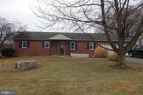 7064 Olde Scotland Rd, Shippensburg, PA 17257