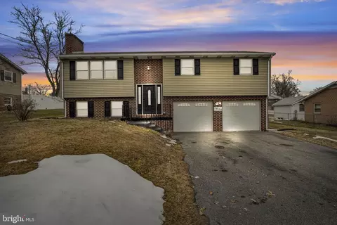 3879 Ricklyn Dr, Chambersburg, PA 17202
