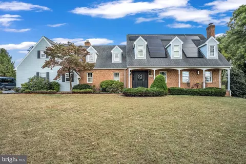 2242 Scotland Rd, Chambersburg, PA 17201