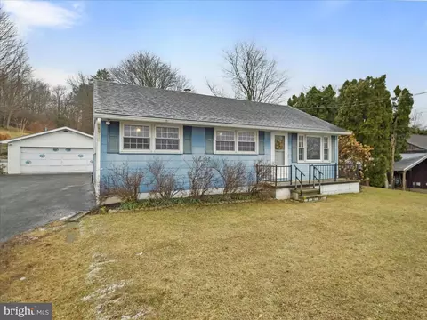11412 Orchard Rd, Waynesboro, PA 17268