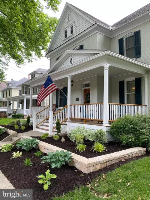 438 E Baltimore St, Greencastle, PA 17225
