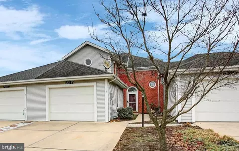 5312 Fairway Dr W, Fayetteville, PA 17222