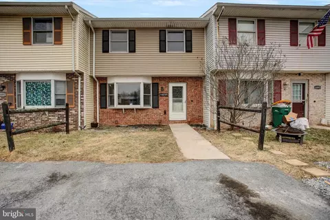 14895 Robinhood Cir, Greencastle, PA 17225