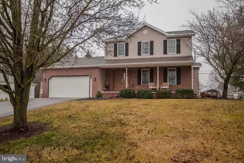 233 Carmack Dr, Chambersburg, PA 17202