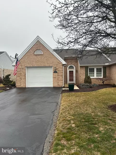 64 Sanibel Ln, Chambersburg, PA 17201