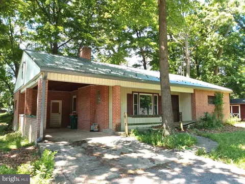 135 Oak Frst, Saint Thomas, PA 17252