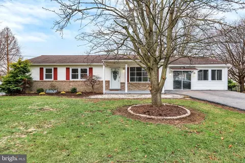 1370 3rd Ave, Chambersburg, PA 17201