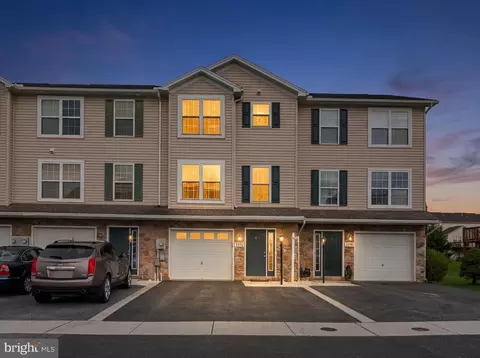3592 Pinecrest Ct #14, Fayetteville, PA 17222