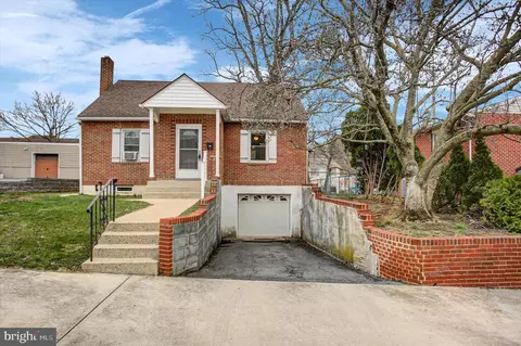 209 Homewood Ave, Waynesboro, PA 17268