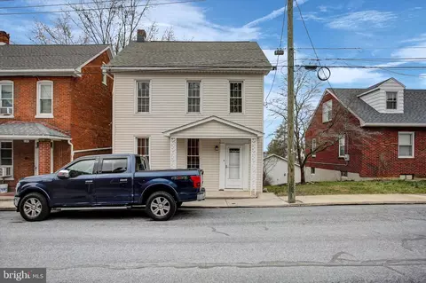 124 Harrison Ave, Waynesboro, PA 17268