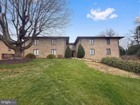 5840 Fairway Dr W #1, Fayetteville, PA 17222