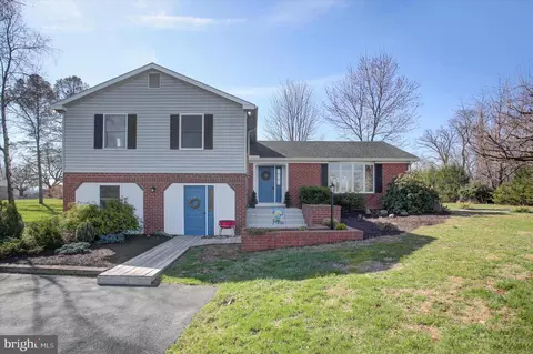3994 W Weaver Rd, Greencastle, PA 17225