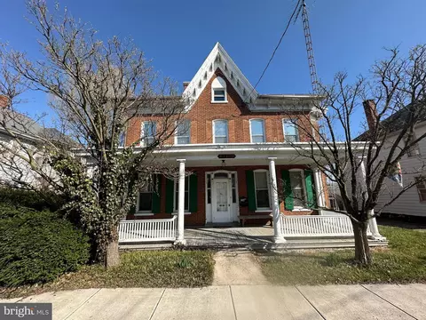 234 S Washington St, Greencastle, PA 17225