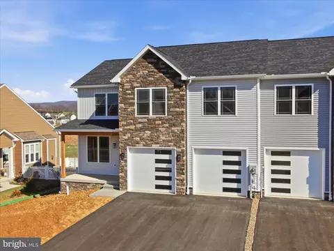 11820 Mystic Rock Ln S, Waynesboro, PA 17268