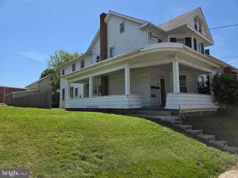 230 W Second St, Waynesboro, PA 17268