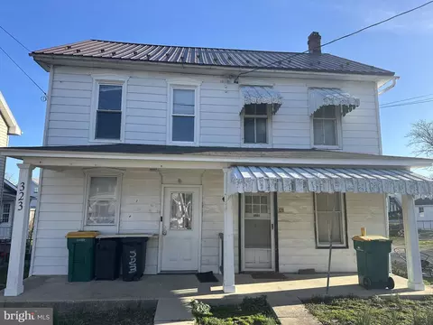 319321 323 W North St, Waynesboro, PA 17268