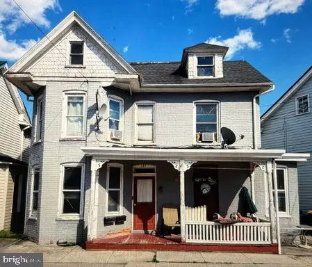 137 N Potomac St, Waynesboro, PA 17268