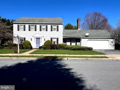 831 Rosewood Ct, Chambersburg, PA 17201