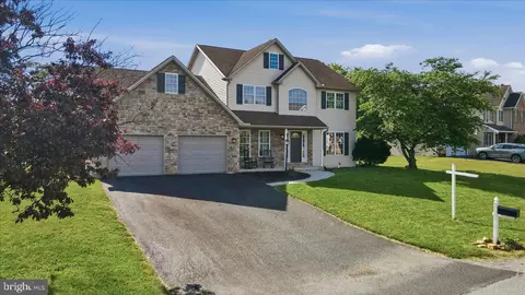 2308 Ocracoke Island Ct, Chambersburg, PA 17202